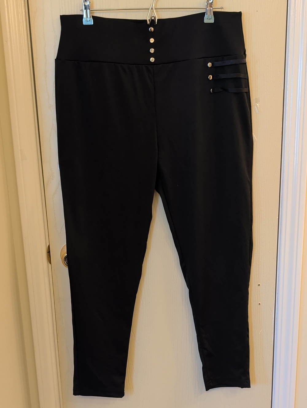 High-Rise Black Leggings with Decorative Buttons Size 2XL NWOT